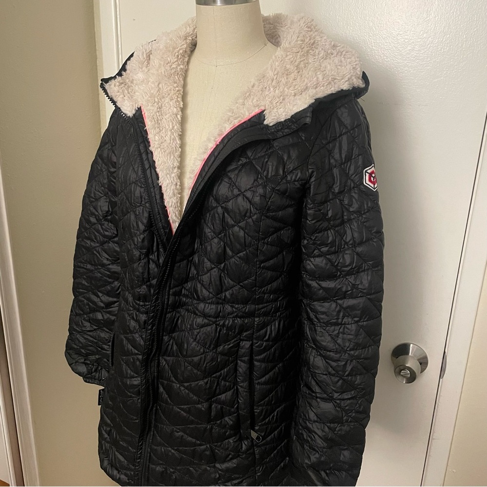 Steve Madden black quilted jacket fur trim. Size M
